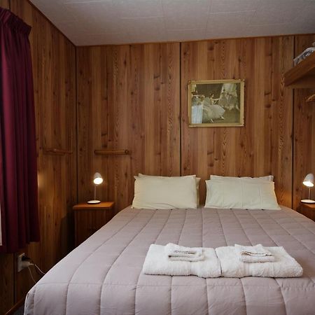 Owaka Lodge Motel Eksteriør bilde